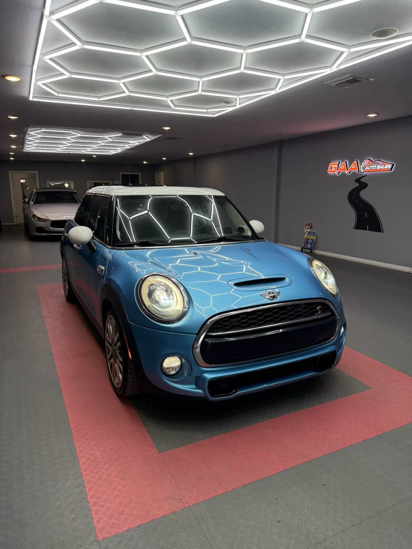 Used 2016 MINI Cooper S FWD image 1