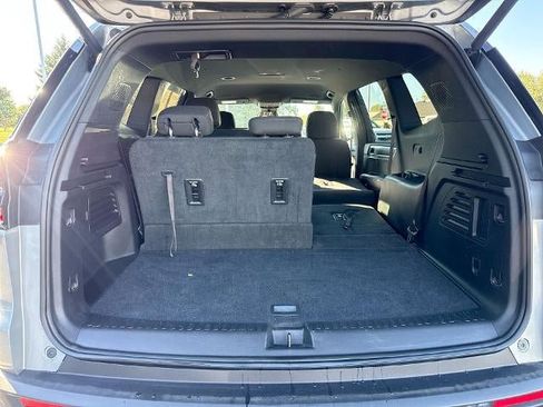 Used 2025 GMC Acadia Elevation image 26