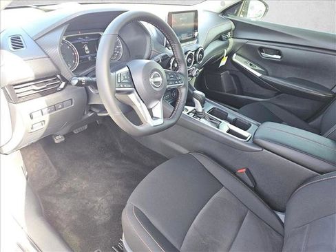 New 2025 Nissan Sentra SR image 9