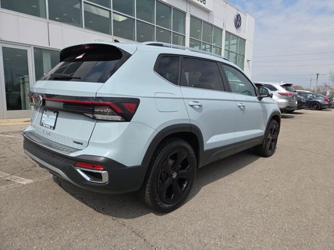 New 2026 Volkswagen Taos SEL AWD/4WD image 4