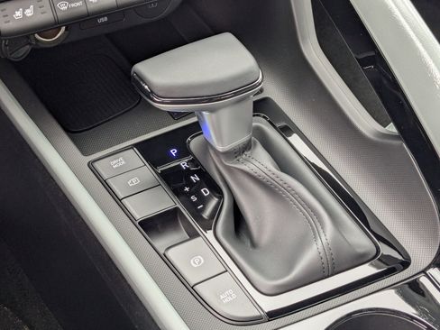 New 2025 Hyundai Elantra Limited image 14