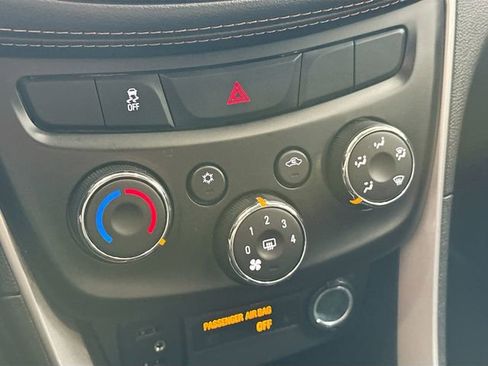 Used 2021 Chevrolet Trax LT image 16