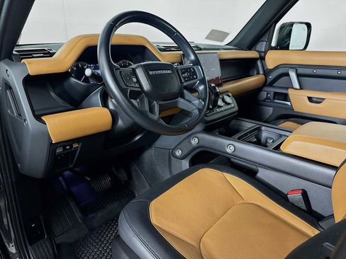 Used 2023 Land Rover Defender 110 X-Dynamic SE AWD/4WD image 9