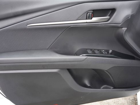 Used 2025 Toyota Camry SE image 18