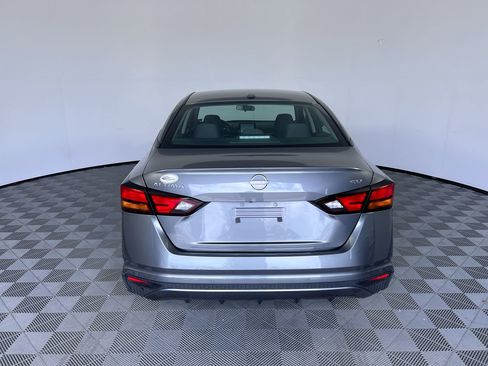 Used 2024 Nissan Altima 2.5 SV FWD image 4