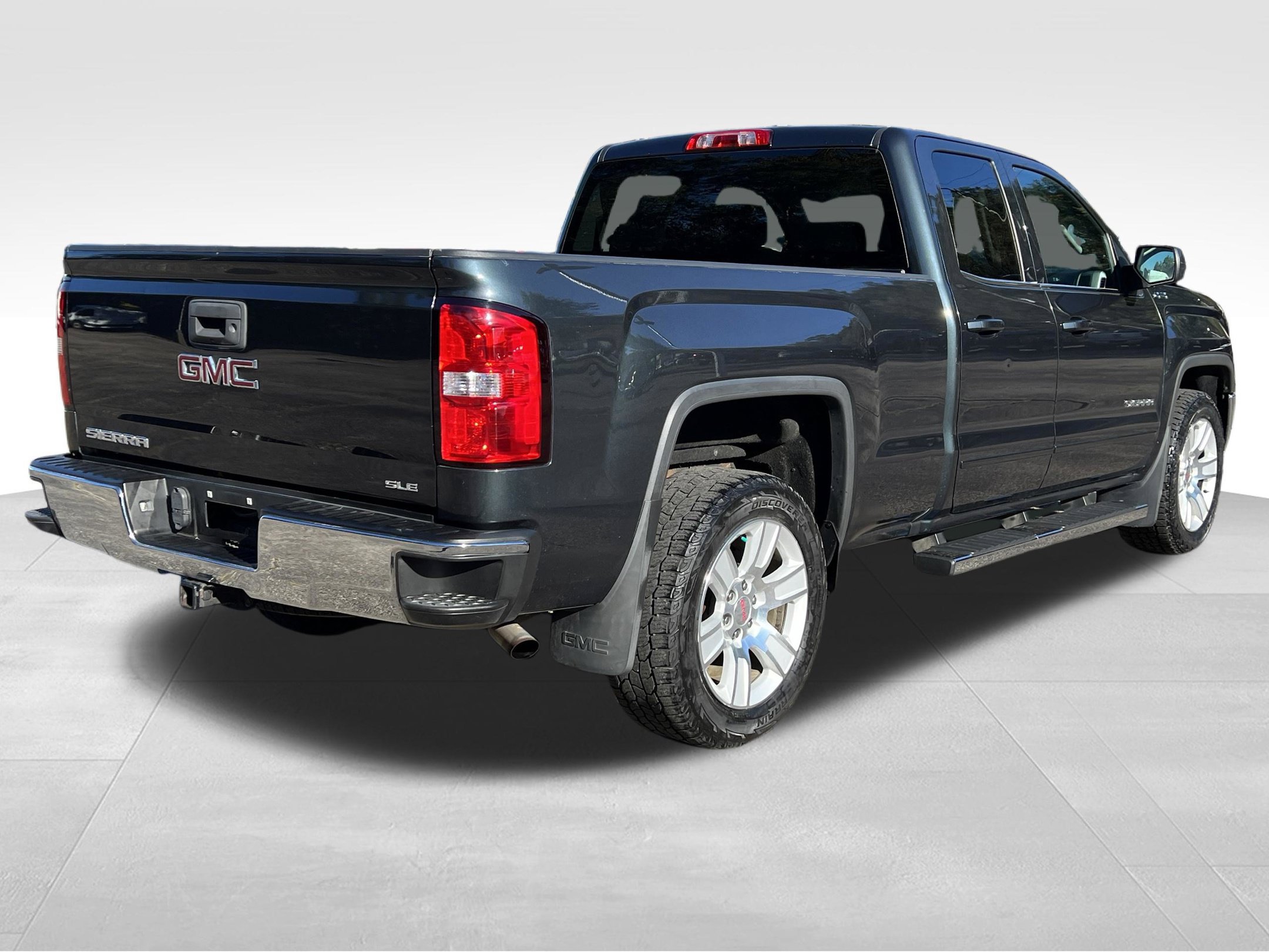 Used 2018 GMC Sierra 1500 SLE w/ SLE Value Package AWD/4WD image 7