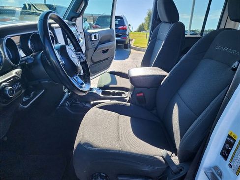 Used 2022 Jeep Wrangler Unlimited Sahara image 19