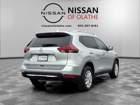 Used 2020 Nissan Rogue SV image 30