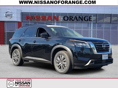 New 2025 Nissan Pathfinder SV w/ SV Premium Package