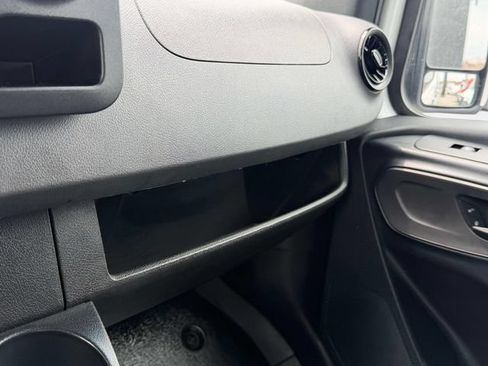 Used 2024 Mercedes-Benz Sprinter 3500 image 32