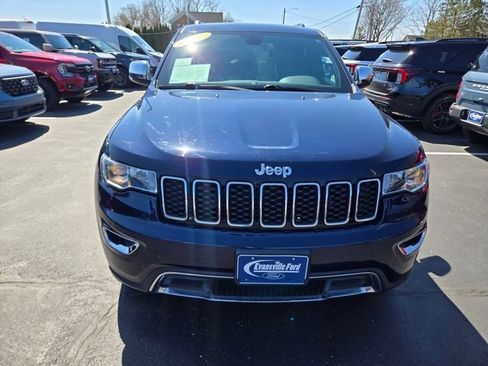 Used 2017 Jeep Grand Cherokee Limited image 2