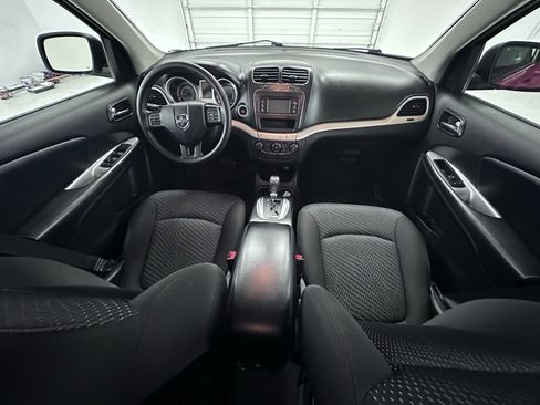 Used 2019 Dodge Journey SE FWD image 34