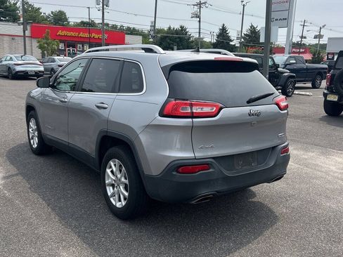 Used 2017 Jeep Cherokee Latitude AWD/4WD image 5