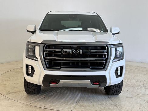 Used 2023 GMC Yukon AT4 w/ Technology Package AWD/4WD image 6