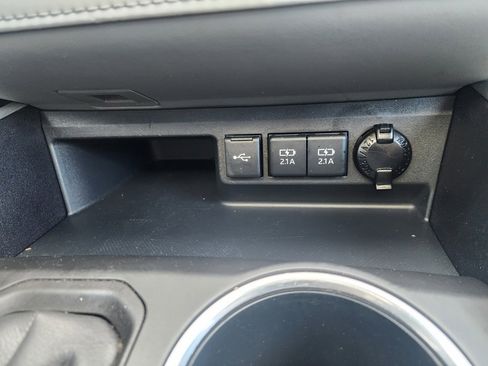 Used 2020 Toyota Highlander XLE image 45