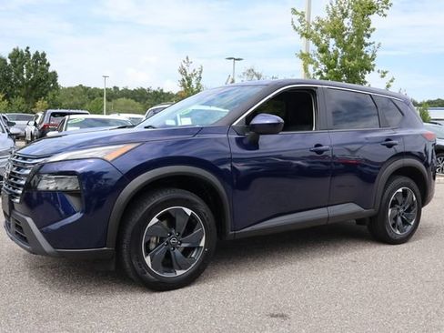 Used 2024 Nissan Rogue SV AWD/4WD image 4