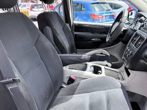 Used 2014 Dodge Grand Caravan SXT image 14