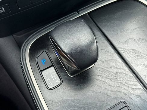 Used 2023 Lexus LS 500 w/ Accessory Package (Z1) RWD image 23