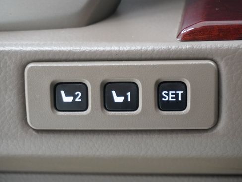 Used 2016 Lexus GX 460 w/ Premium Package image 17