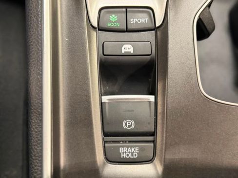 Used 2019 Honda Accord EX image 34