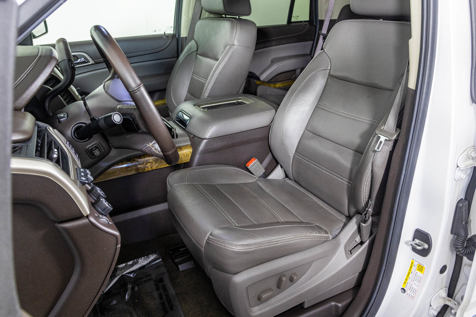 Used 2016 GMC Yukon Denali w/ Open Road Package AWD/4WD image 33