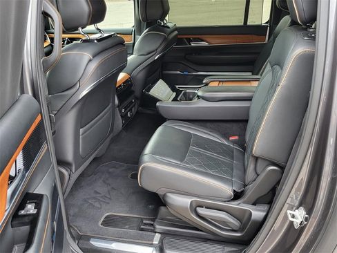 Used 2024 Jeep Grand Wagoneer L Series III image 13