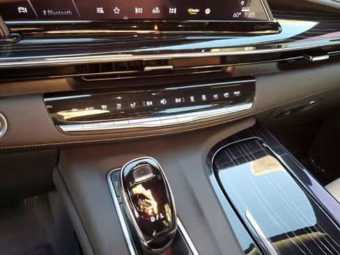 Certified 2023 Cadillac Escalade ESV Sport w/ Touring Package image 39