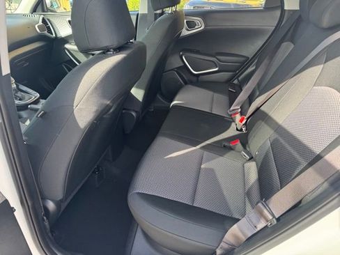 Certified 2025 Kia Soul LX w/ LX Technology Package FWD image 9