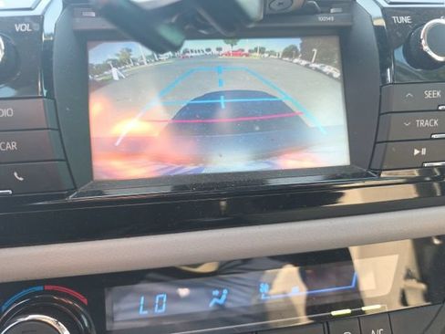 Used 2015 Toyota Corolla LE FWD image 10