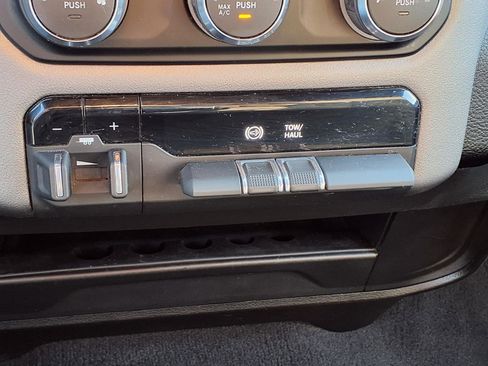 Used 2024 RAM 3500 Big Horn image 22