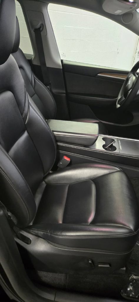 Used 2023 Tesla Model Y AWD image 9