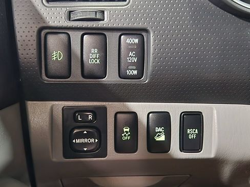 Used 2015 Toyota Tacoma 4x4 Double Cab w/ TRD Off-Road Package image 43