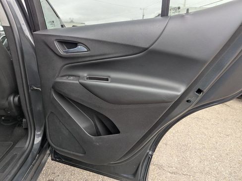 Used 2018 Chevrolet Equinox LT image 17