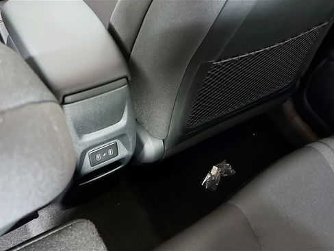 Certified 2026 Hyundai Venue SEL FWD image 25