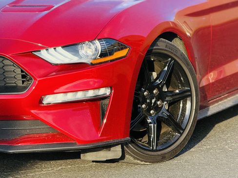 Used 2020 Ford Mustang Coupe w/ Black Accent Package RWD image 10