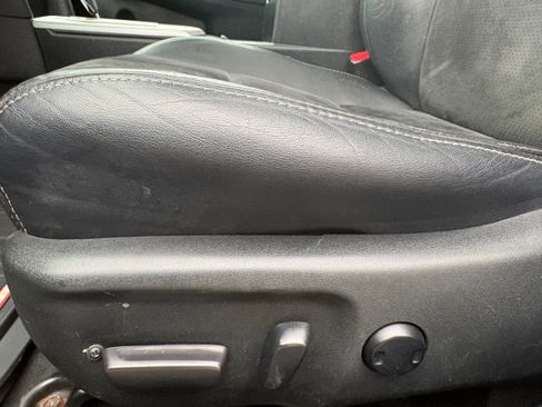 Used 2013 Toyota Camry SE w/ Leather Pkg image 25