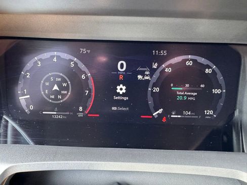 Used 2025 Toyota Tacoma TRD Off-Road image 25