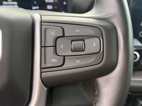 Certified 2025 GMC Sierra 1500 SLT image 8