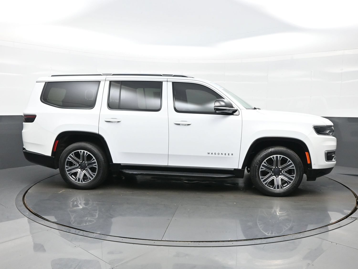 Used 2023 Jeep Wagoneer Series II AWD/4WD image 10