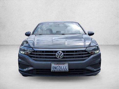 Used 2019 Volkswagen Jetta FWD image 2