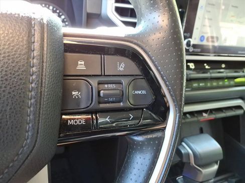 Used 2022 Toyota Tundra SR5 w/ SR5 Convenience Package AWD/4WD image 19