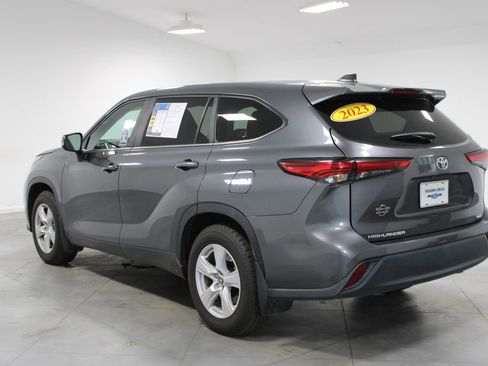 Used 2023 Toyota Highlander L image 9