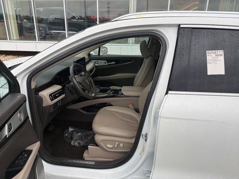 Used 2022 Lincoln Nautilus Reserve w/ Equipment Group 202A image 27