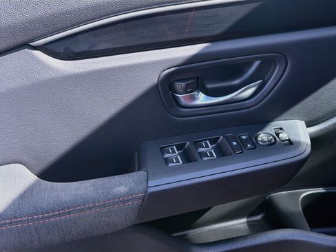 Used 2025 Honda Pilot Sport image 16