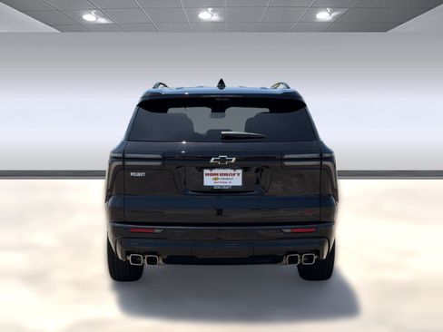 Used 2025 Chevrolet Traverse RS w/ LPO, Floor Liner Package FWD image 10