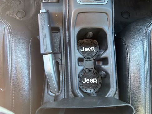 Used 2021 Jeep Wrangler Unlimited Sahara image 19