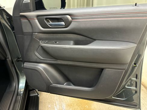Certified 2025 Nissan Armada PRO-4X w/ Pro-4X Premium Package AWD/4WD image 28
