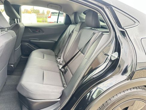 Used 2025 Toyota Prius LE image 37