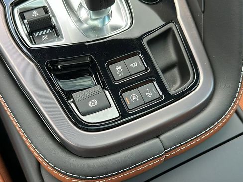 New 2024 Jaguar F-TYPE Coupe AWD image 19