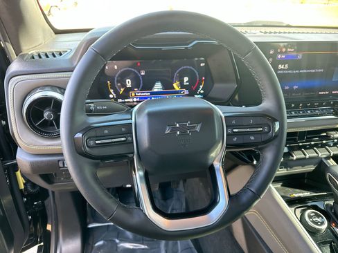 Used 2025 Chevrolet Colorado ZR2 image 14